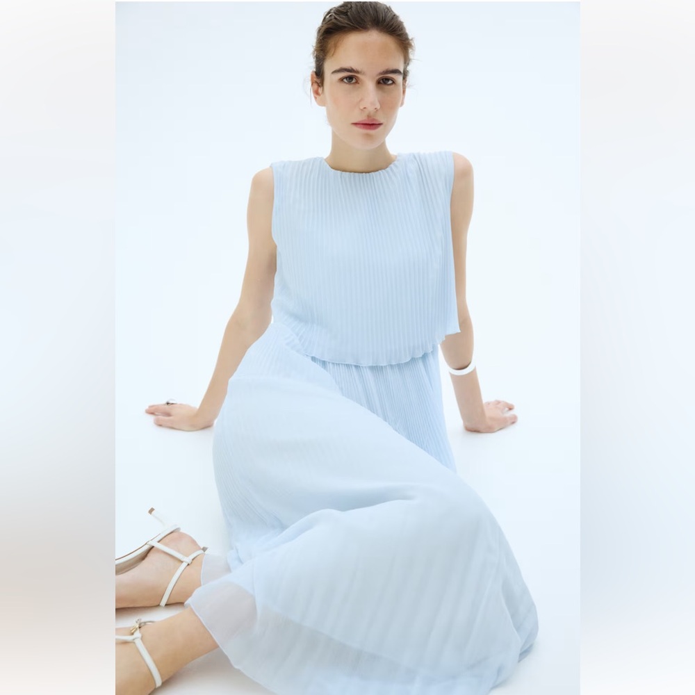 NWT H&M Maternity/Nursing Blue Pleated Sleeveless Maxi Dress